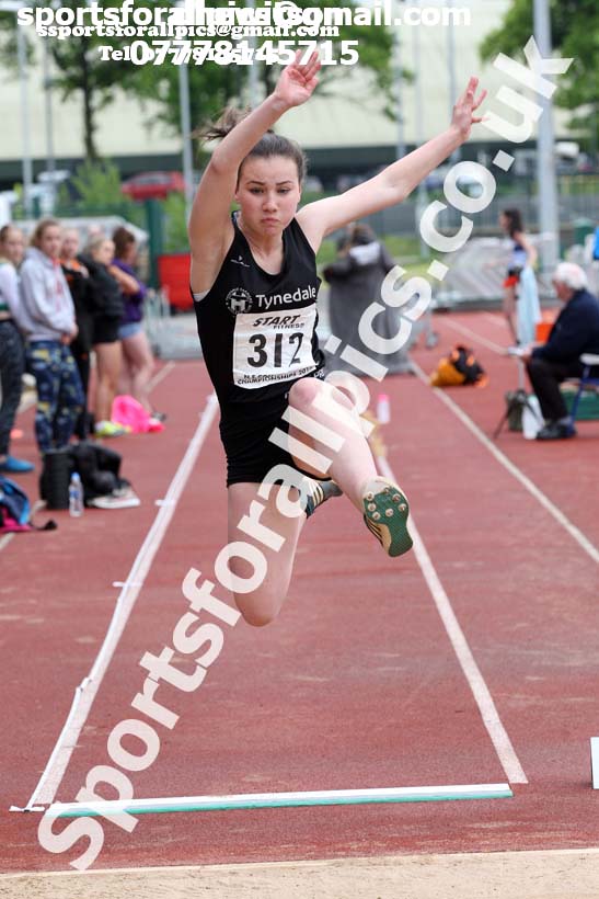 Girls under-15s long jump, North Eastern Track and Fields Champs., Middlesbrough. Photo: David T. Hewitson/Sports for All Pics